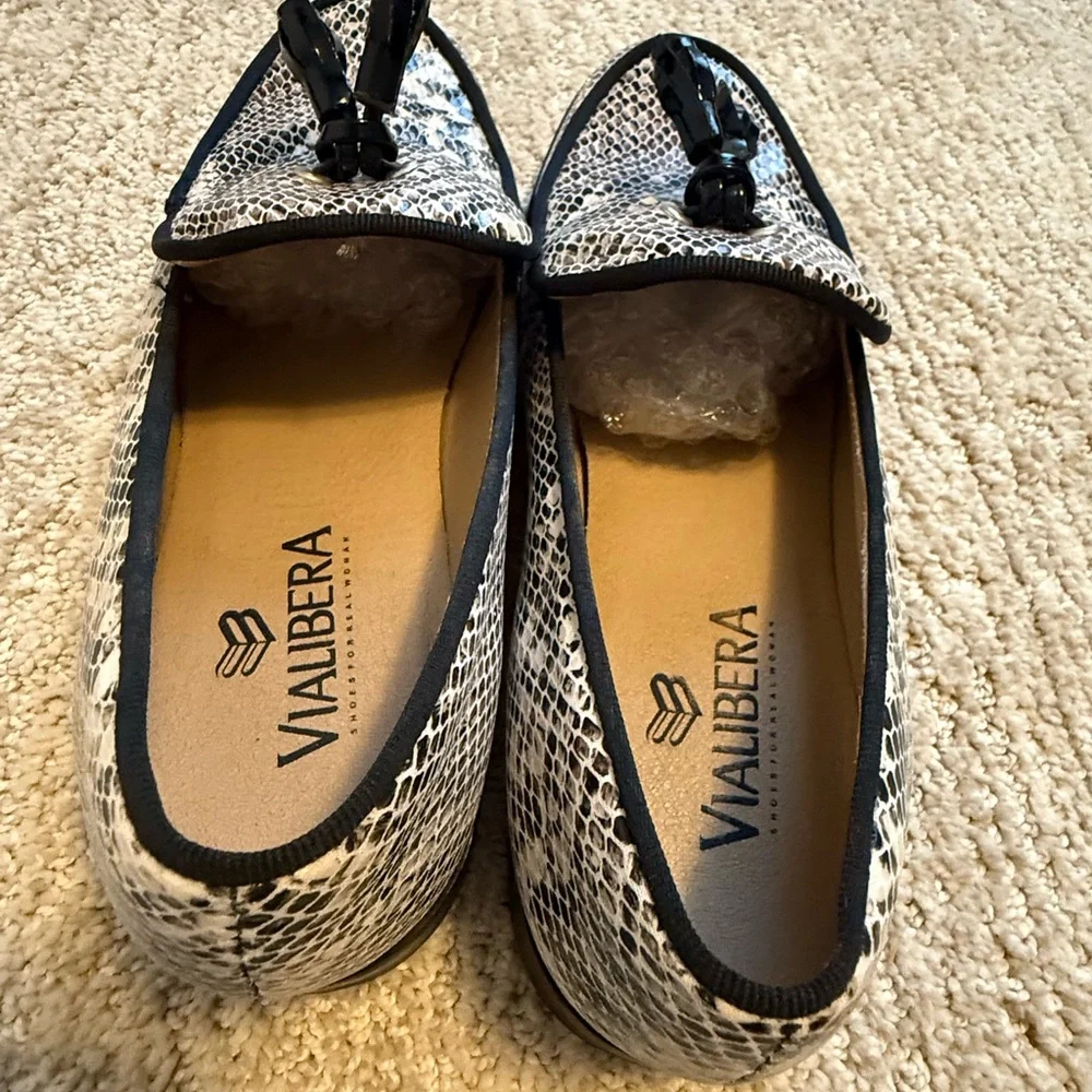 Vialerbira Snakeskin Python Loafers Flats Black White Tan Women’s‎ Size 7 US EUC
